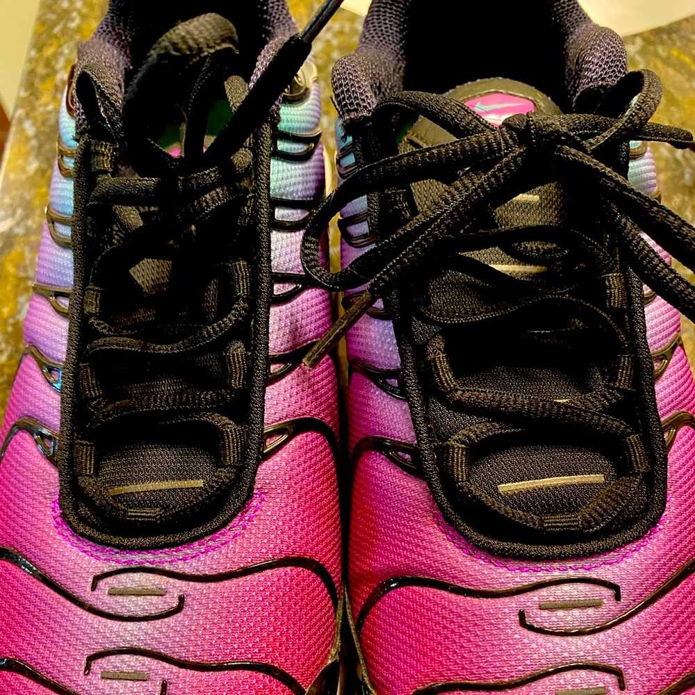 Nike Air Max Tuned Air. Men’s 7 women’s 8.5